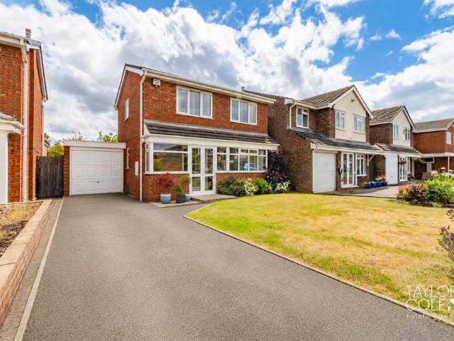 House for sale in Kettlebrook, Staffordshire