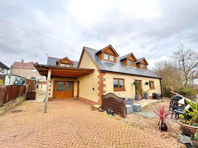 House for sale in Mynyddcerrig, Wales