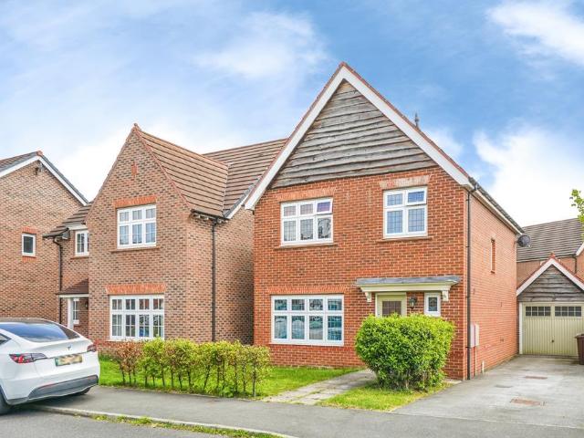 House for sale in Wrenthorpe, West Yorkshire