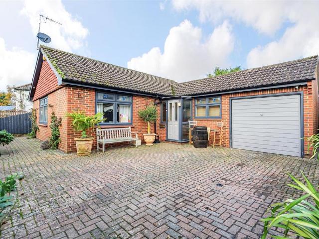 House for sale in The Wells, Surrey