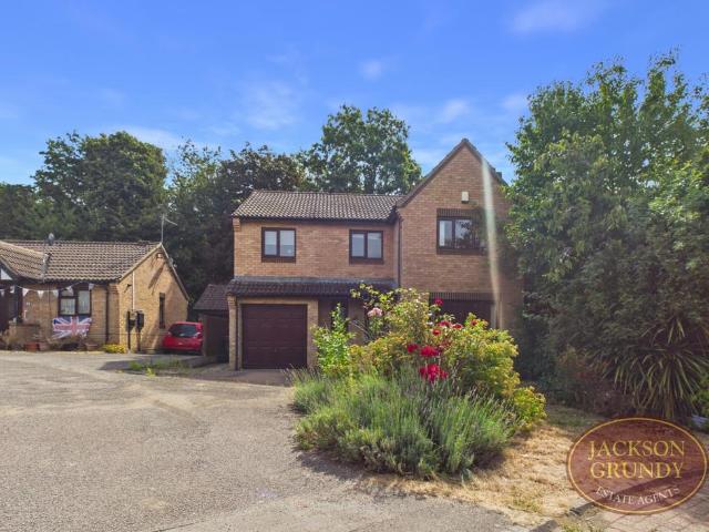 House for sale in East Hunsbury, Northamptonshire