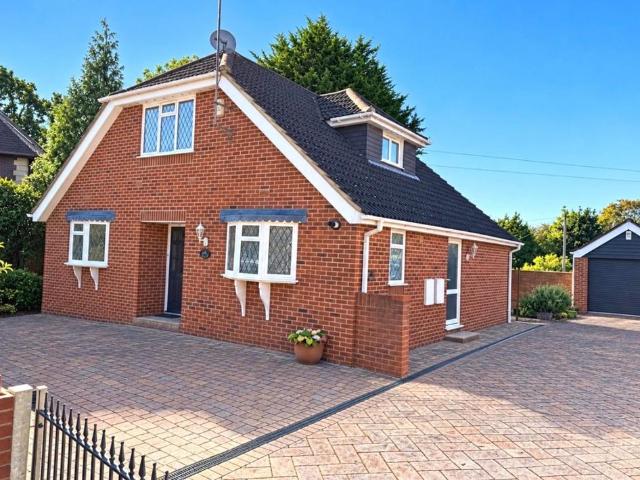 House for sale in Knowle Green, Spelthorne