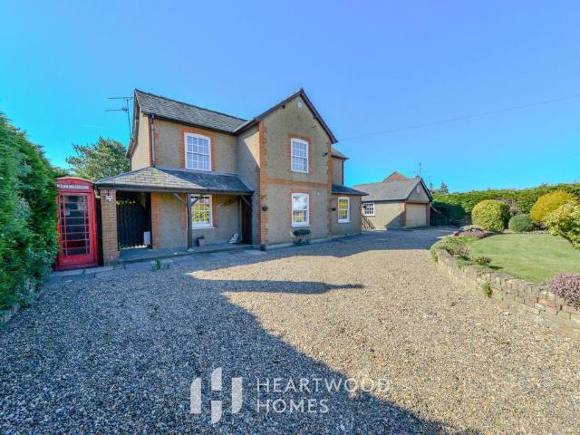 House for sale in Five Acres, Hertfordshire