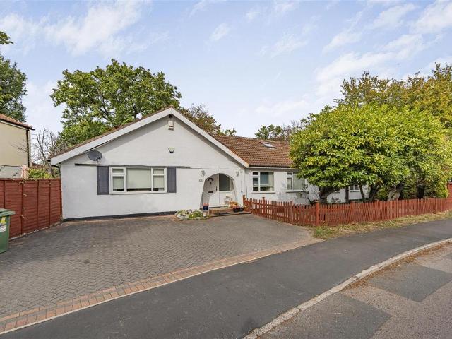 House for sale in Lancaster Grange, St Albans