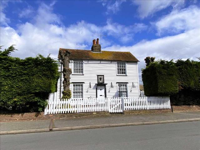 House for sale in Westcourt, Hamerton