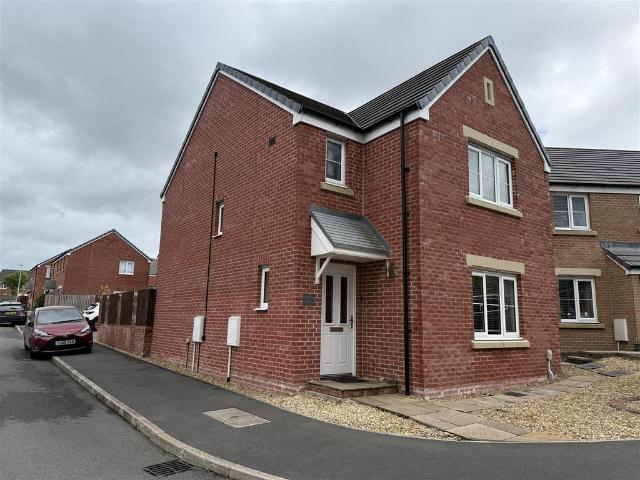 House for sale in Llangyndeyrn, Carway