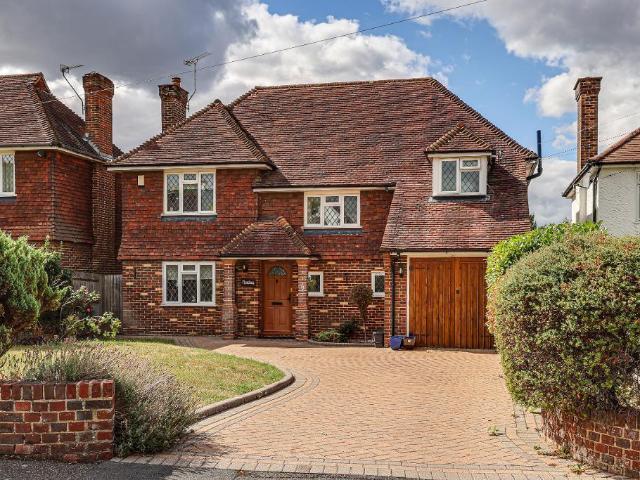 House for sale in London Borough of Croydon, Sanderstead