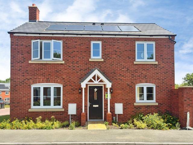 House for sale in Gun Hill, Warwickshire