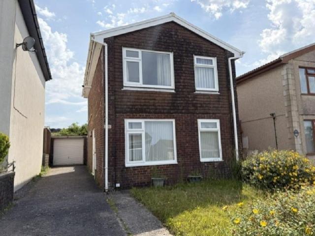 House for sale in Cimla, Neath