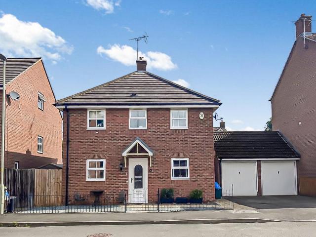 House for sale in Gloucester, Gloucestershire