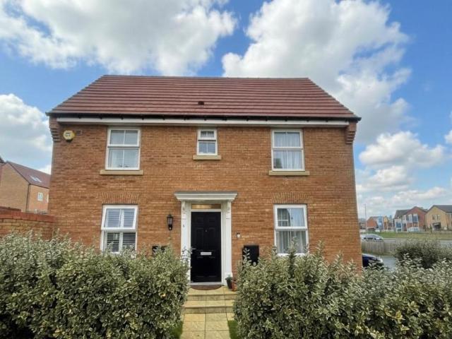House for sale in Moulton