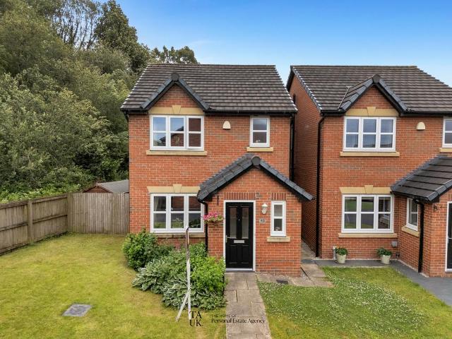 House for sale in Livesey