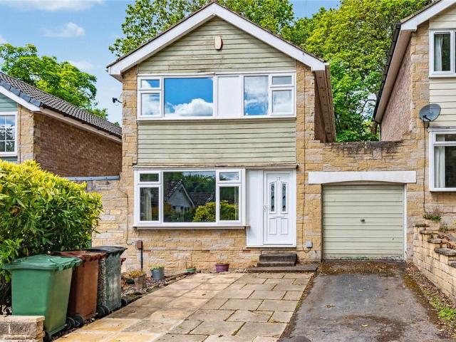 House for sale in Farsley, West Yorkshire