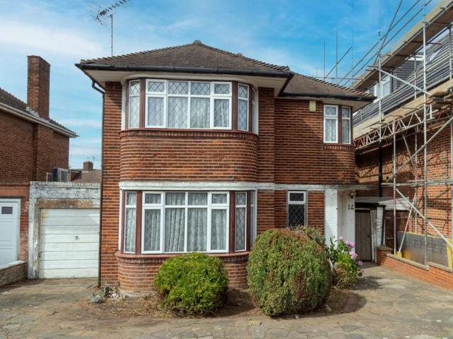House for sale in Broadfields, Greater London