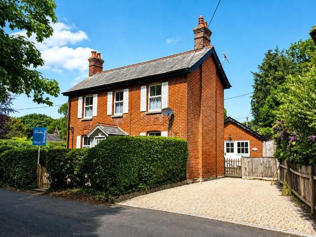 House for sale in Highcliffe