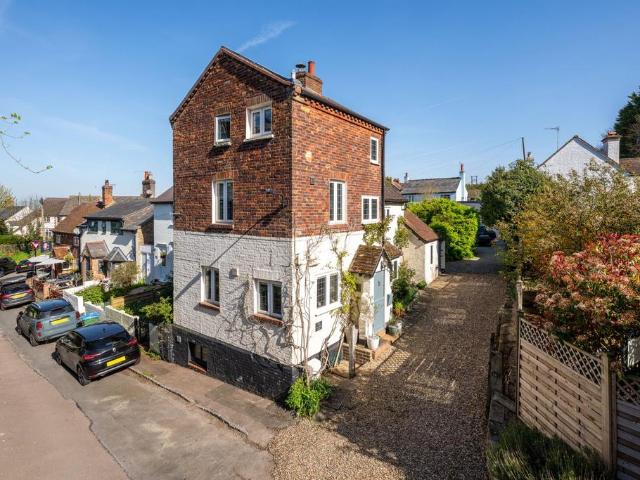 House for sale in Ivinghoe