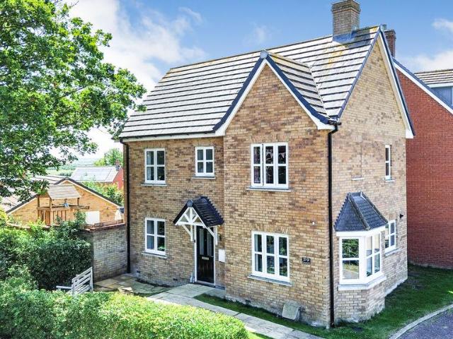 House for sale in Harrowden, Bedford