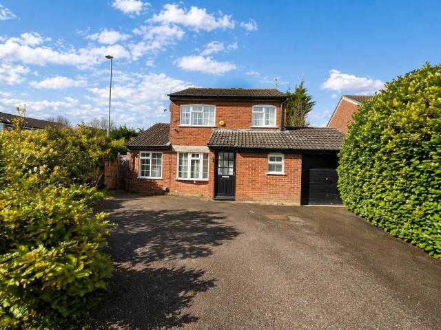 House for sale in Oadby, Leicestershire