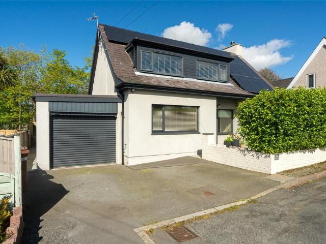 House for sale in Caeathro, Wales
