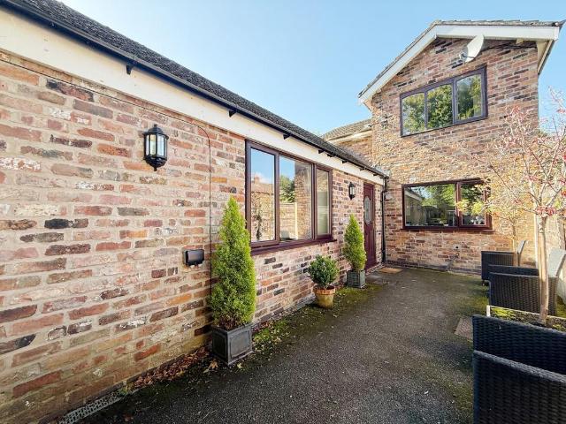 House for sale in Cheadle Hulme, Greater Manchester