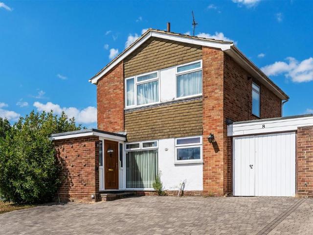 House for sale in Oxted, Hillview