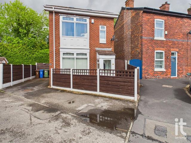 House for sale in Hazel Grove, Greater Manchester