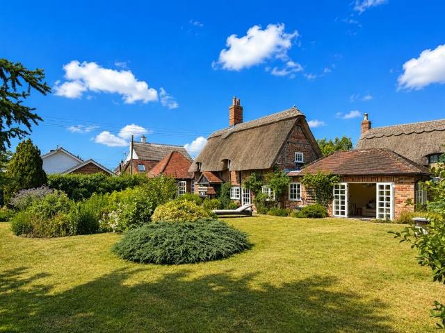 House for sale in Ickford