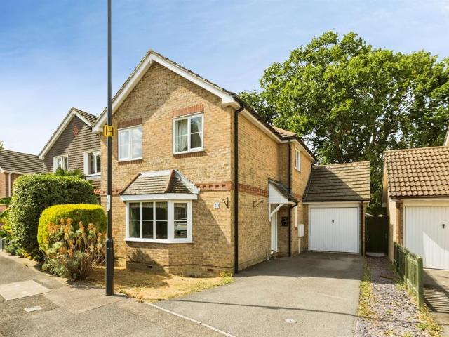 House for sale in Langley Green, Crawley