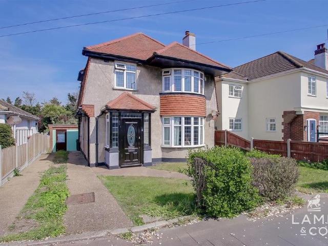 House for sale in Holland-on-Sea, Dale Hill