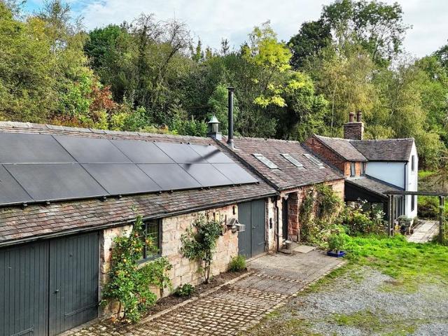 House for sale in Kingsley Moor, Staffordshire
