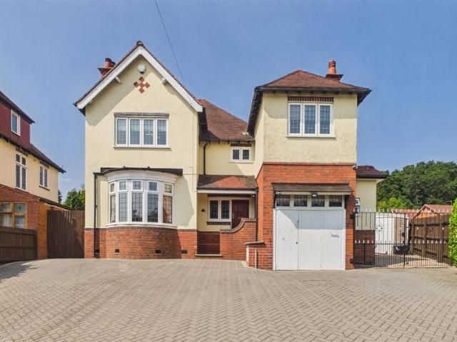 House for sale in Haden Hill, Fold Hill