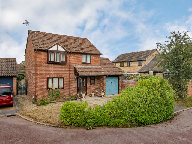 House for sale in Desborough, North Northamptonshire