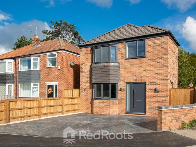 House for sale in Edenthorpe, South Yorkshire