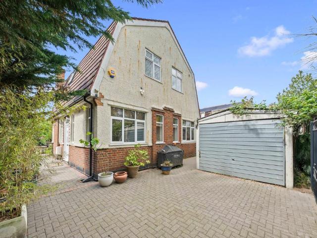 House for sale in Worcester Park, Greater London