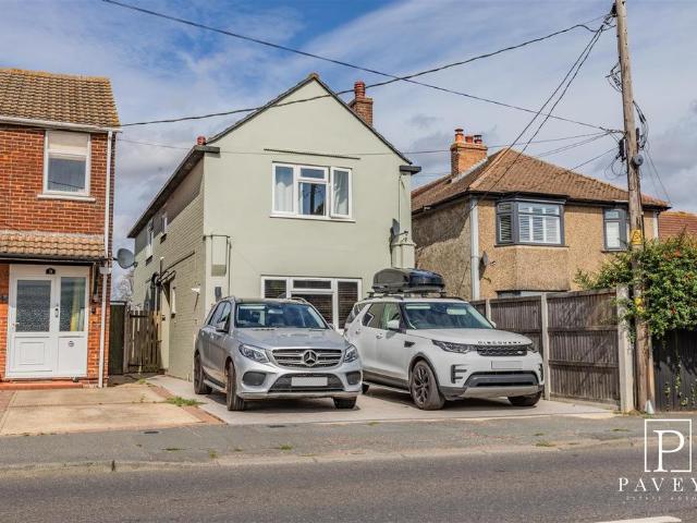 House for sale in Kirby Cross, Tendring