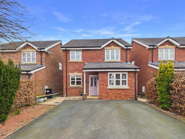House for sale in Abermule, Wales