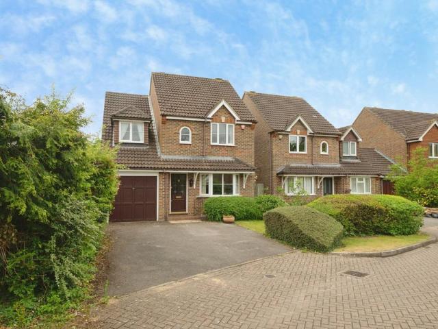 House for sale in Pachesham Park, Surrey