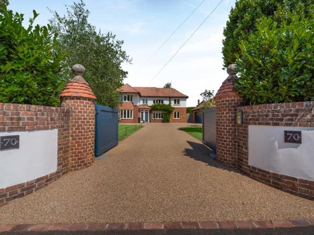 House for sale in Chichester, Littlecote