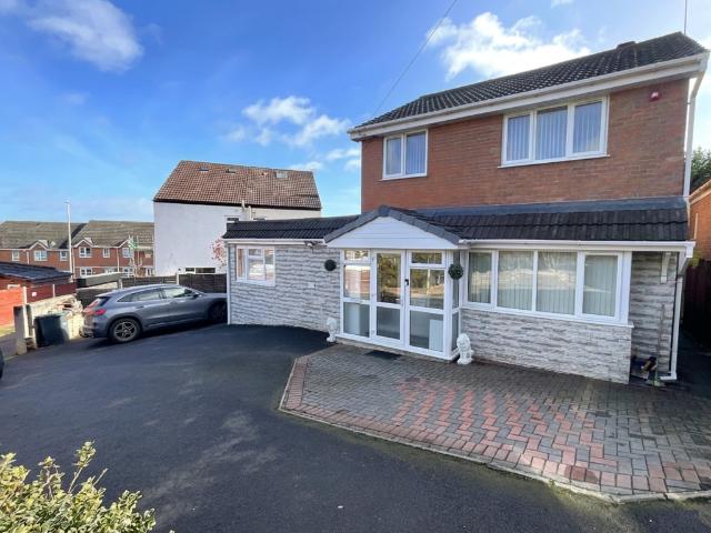House for sale in Cradley, West Midlands