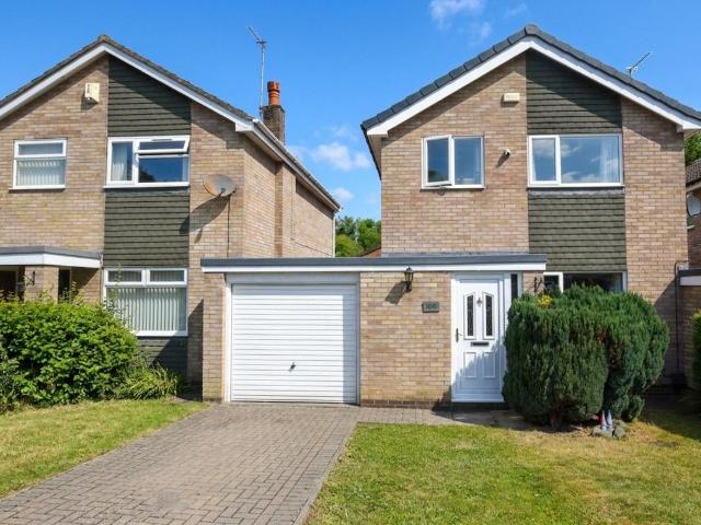 House for sale in Westfield, Guiseley