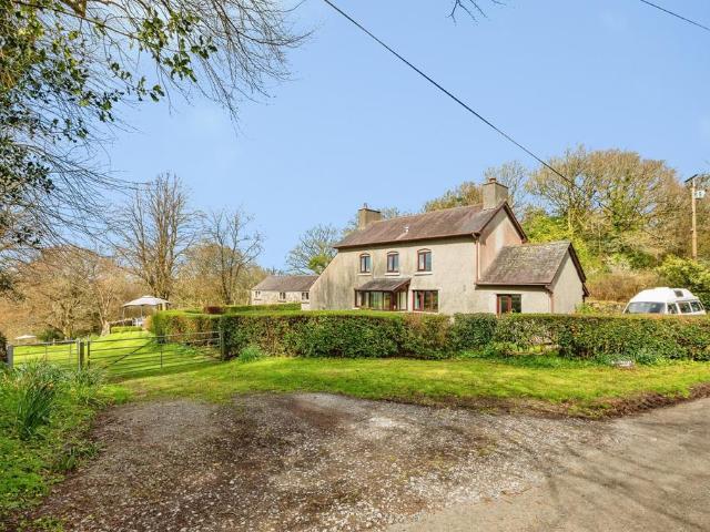 House for sale in Llangadog, Bethlehem