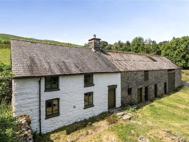House for sale in Llanwrthwl, Wales