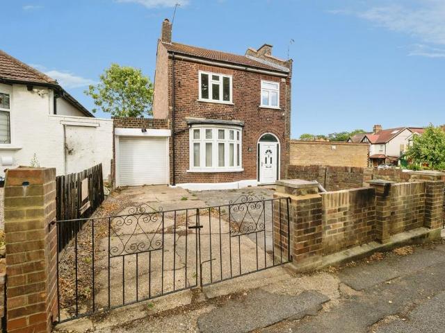 House for sale in Highams Park, Greater London