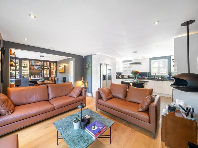 House for sale in Stockwell, Greater London