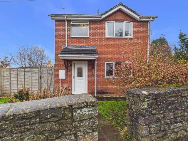 House for sale in Bromsberrow Heath, Gloucestershire