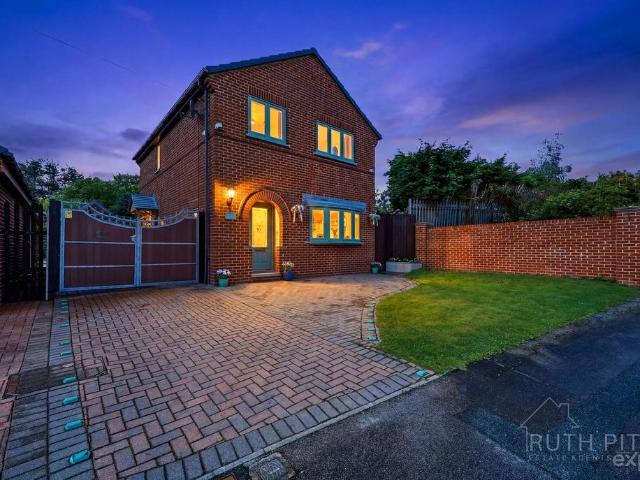 House for sale in South Elmsall, West Yorkshire