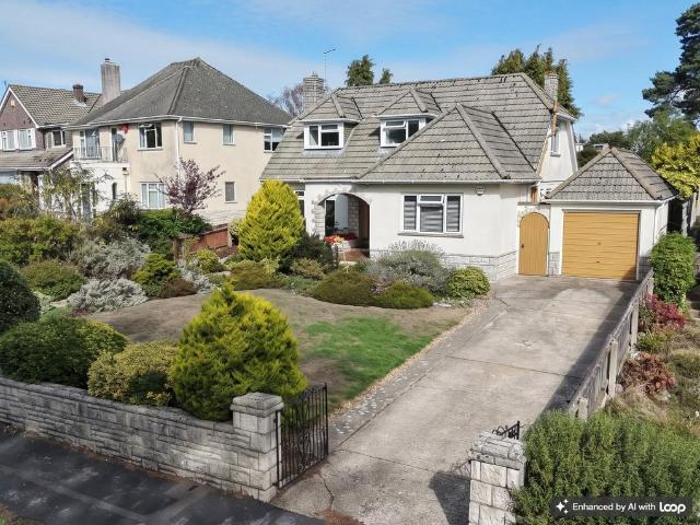 House for sale in Holdenhurst, Bournemouth