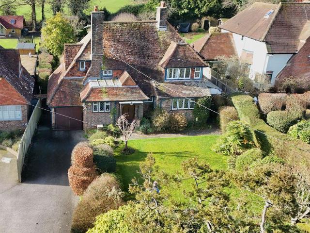 House for sale in Perryfields, West Sussex