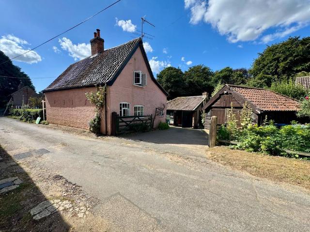 House for sale in Eastbridge, Suffolk