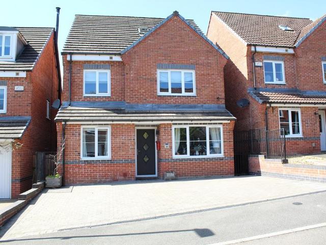 House for sale in Elmton, East Midlands